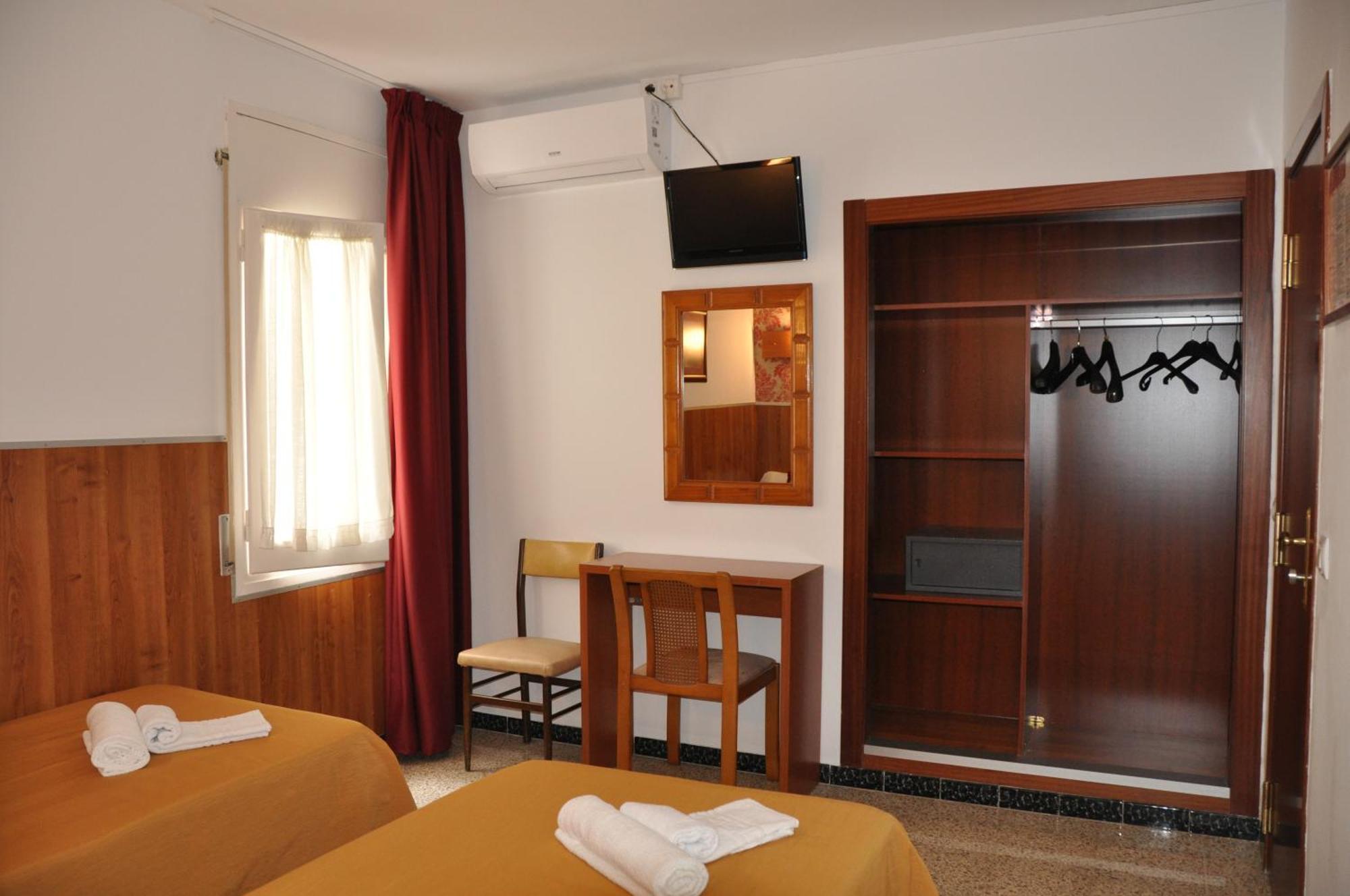 - El Amigo Guest house *