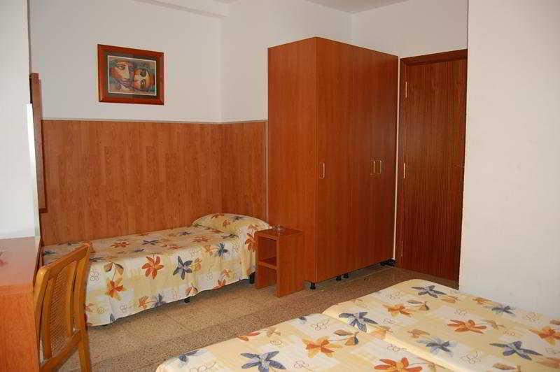 - El Amigo Guest house